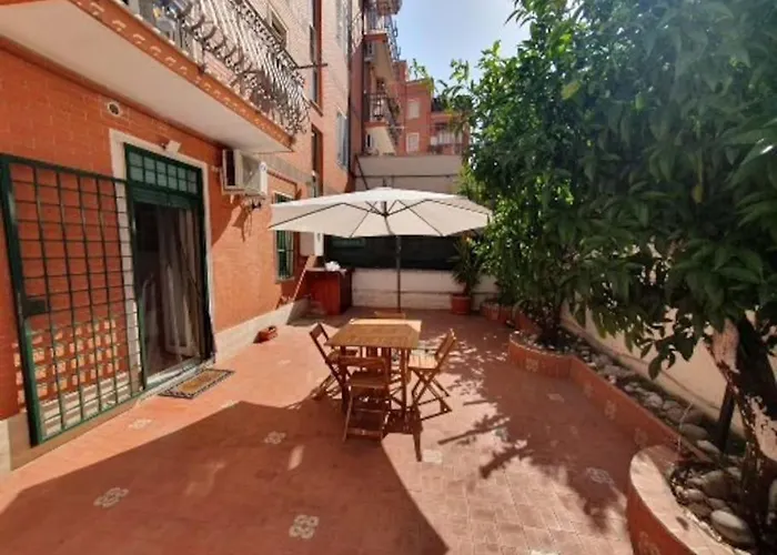 Bucaneve House